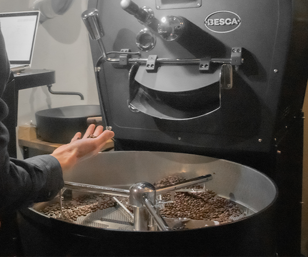 浜松の自家焙煎カフェ｜コーディネートコーヒーなら chord coffee焙煎についての焙煎機の写真